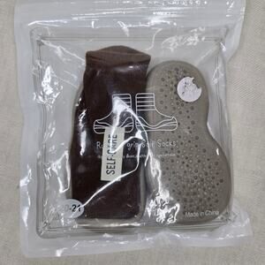 NWT Tiny Explorings Brown & Beige Non-Slip Grip Socks Size 6-12mo.